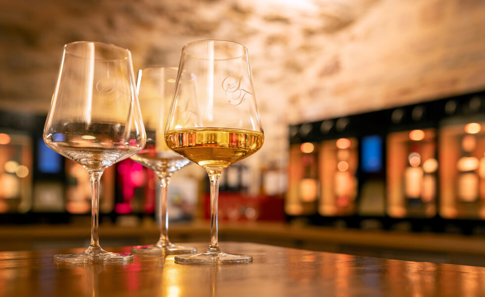 Distributeur de vin au verre Digital Digby en libre-service à l'hôtel Les 7 Fontaines à Tournus