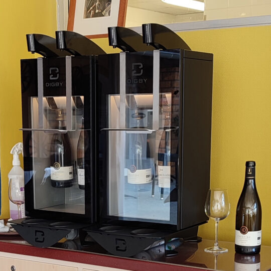 Distributeur de vin au verre 4 bouteilles Digby Le Duo dans le Lycée Professionnel Hôtelier La Vidaude