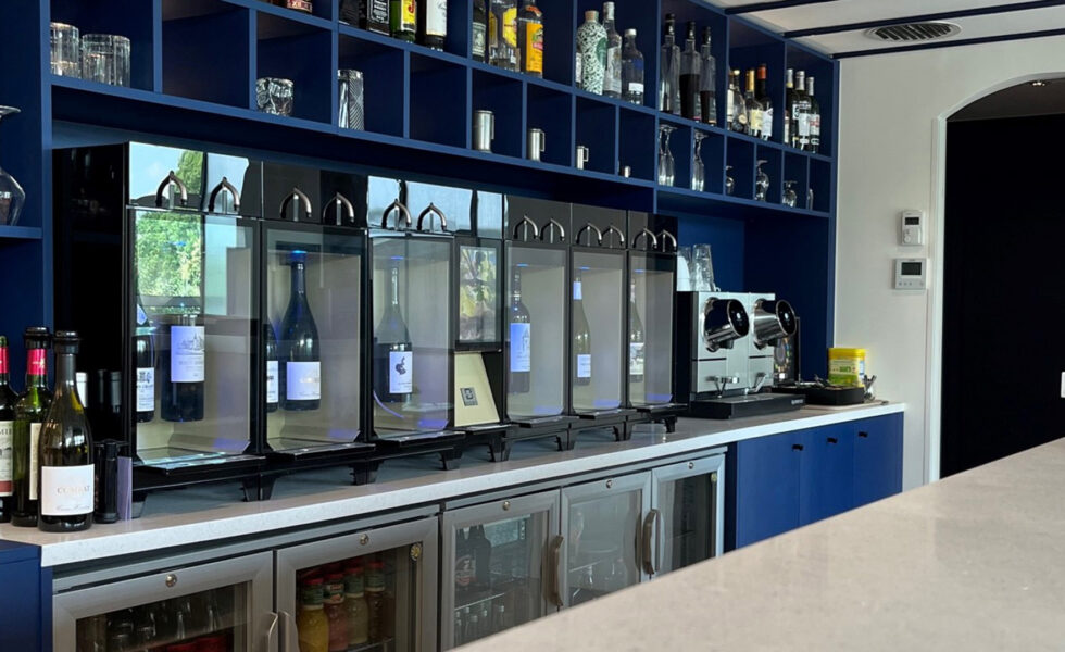 Installation Digitale Digby 8 bouteilles au Hôtel Mercure Val de Reuil