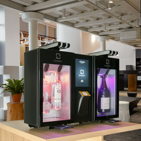 Distributeur de vin au verre Digital 4 bouteilles dans un hôtel