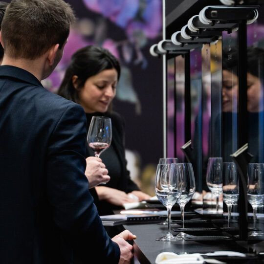 Installation Digby 14 bouteilles gamme Digitale - stand Rothschild Vinexpo 2026